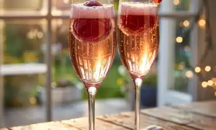 Strawberry Champagne Floats: A Fizzy, Fruity Delight